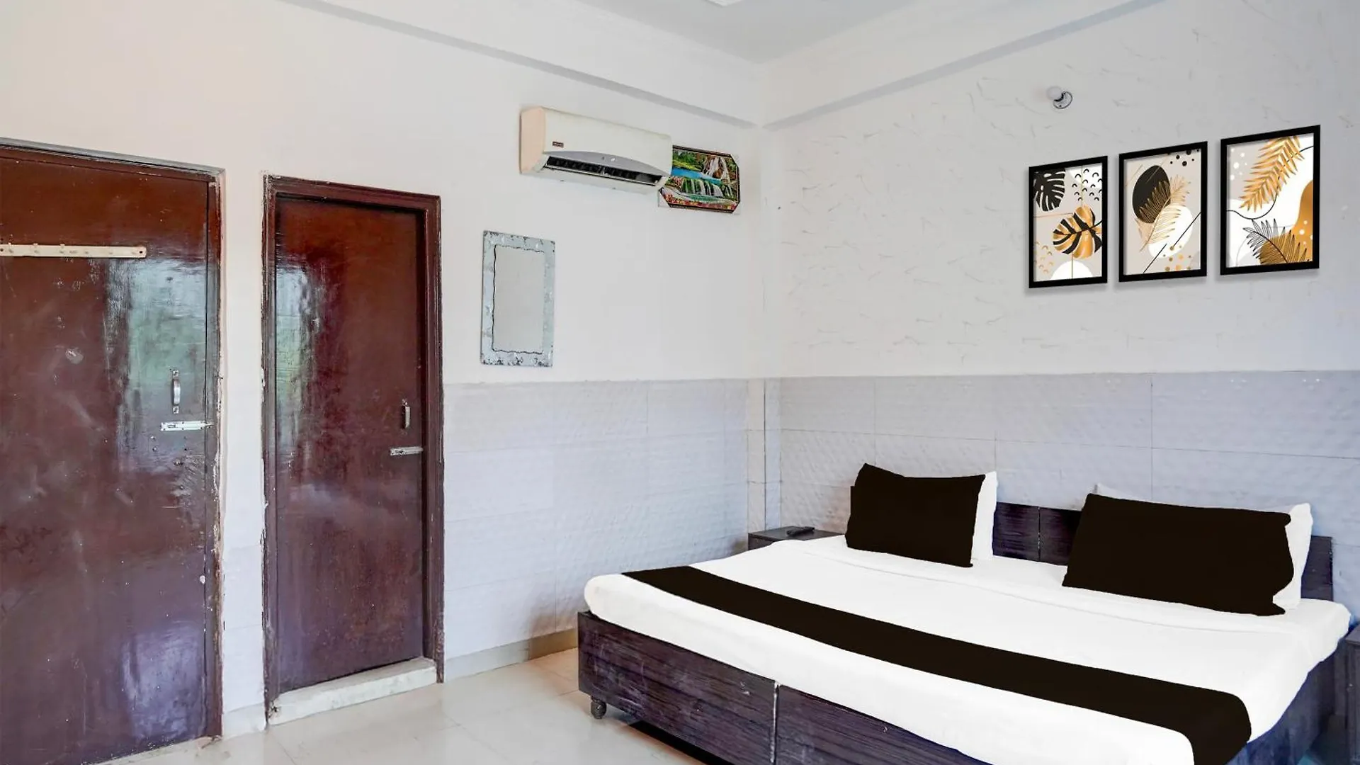Hotel O Shilpgram Formerly Hotel Rk Palace آغْرا