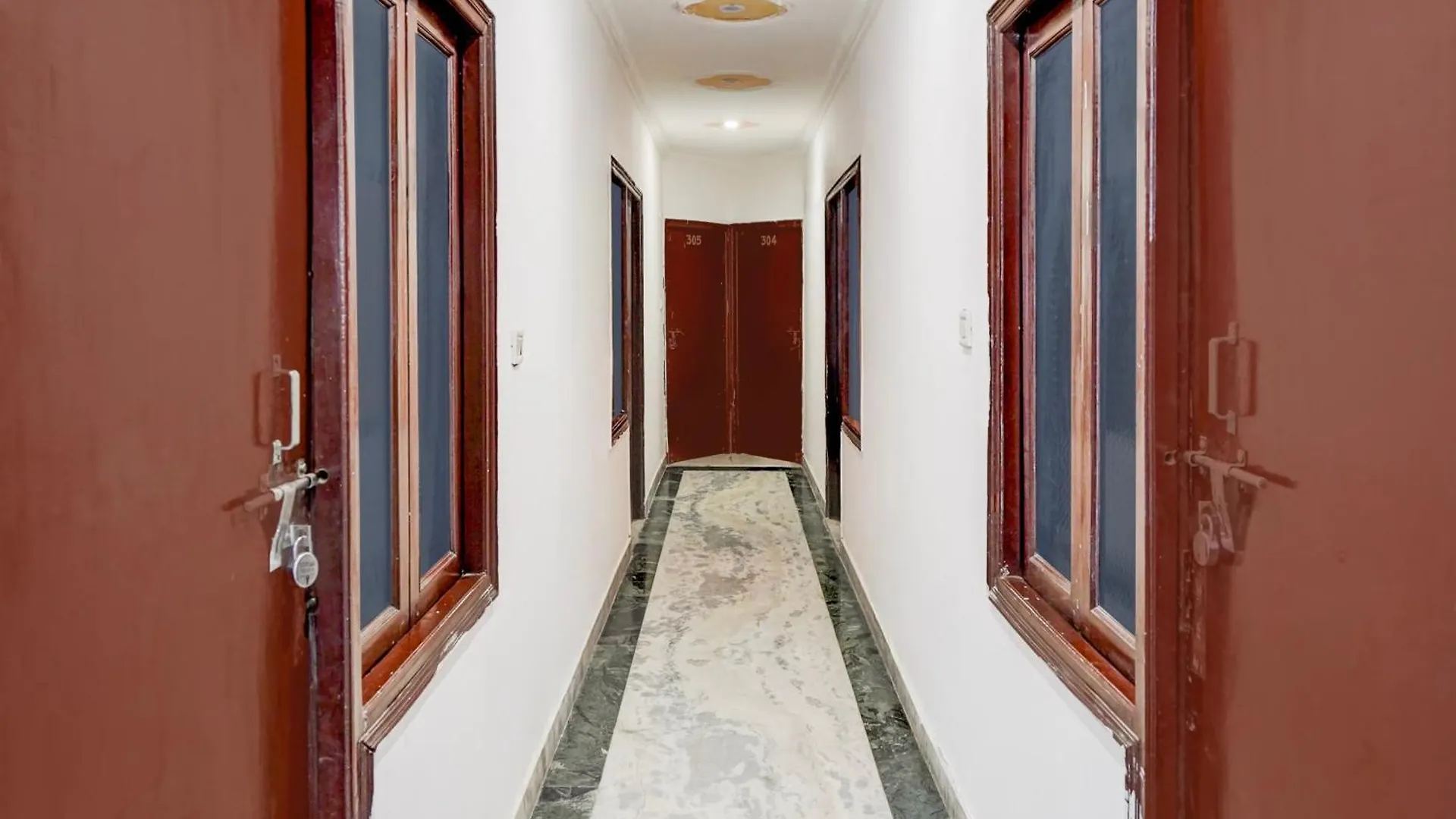 Hotel O Shilpgram Formerly Hotel Rk Palace آغْرا